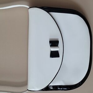 🌟Host Pick🌟Bally Vintage White Leather Crossbody with Black Bow and Black Trim
